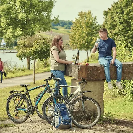 לינה וארוחת בוקר Zeit Bei Sauerweins